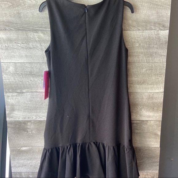 Betsey Johnson ruffle bottom black shift dress - Picture 7 of 7